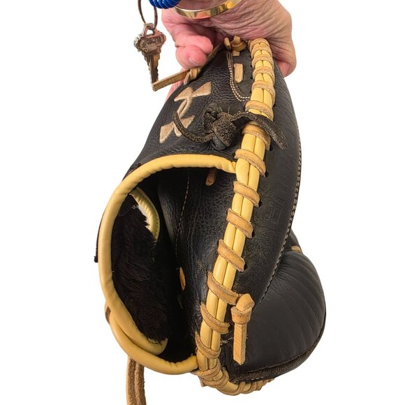 Under Armour UA CM-101Y Catcher’s Mitt 32.5” RHT Black Tan Leather Baseball Glov - Picture 9 of 13